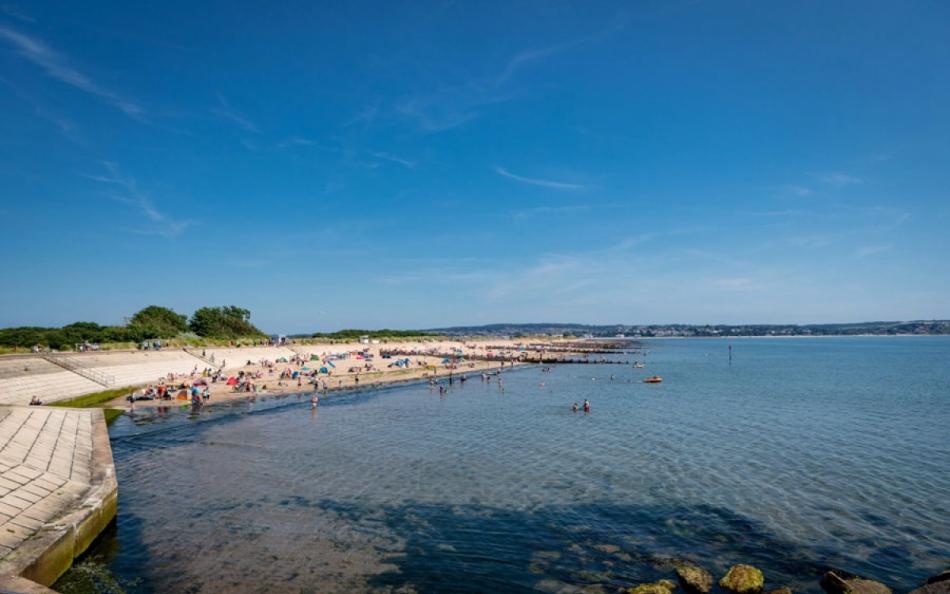 Dawlish Sands Holiday Parks in Devon by the Beach