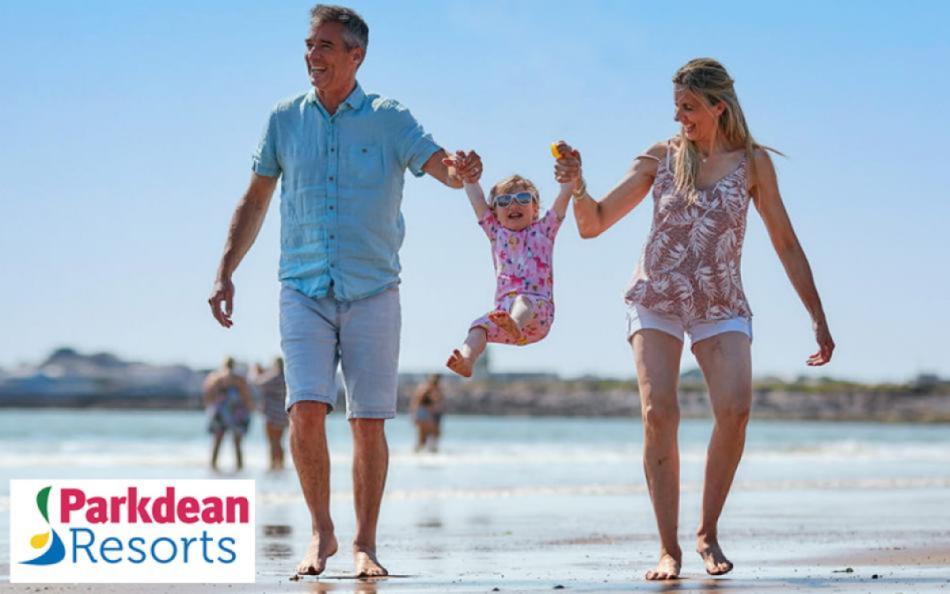 Parkdean last minute offers for Lincolnshire and Norfolk caravan holidays