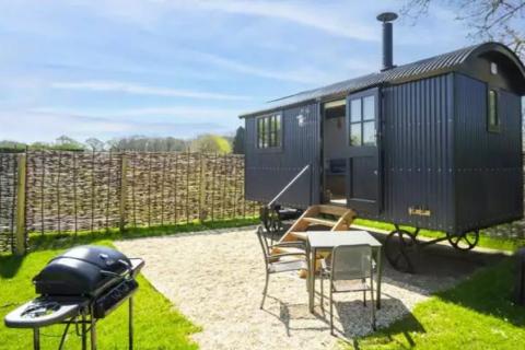 shepherd hut glamping in Dorset