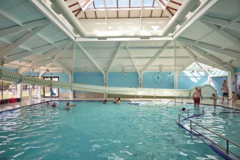 the indoor swimming pool at Church Farm Holiday Park