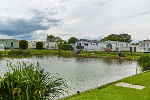lodges with fishing lakes in lincolnshire at Sunnydale Holiday Park