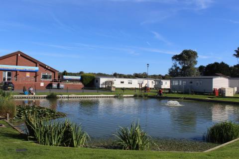 caravans by fishing lakes in lincolnshire