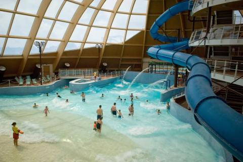 flumes and waves in the pool at Bluestone National Park Resort