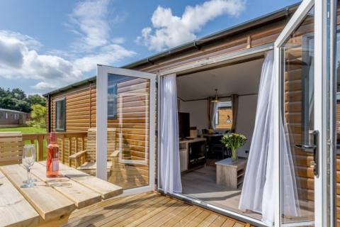 large lodges for holidays near Sherwood Forest