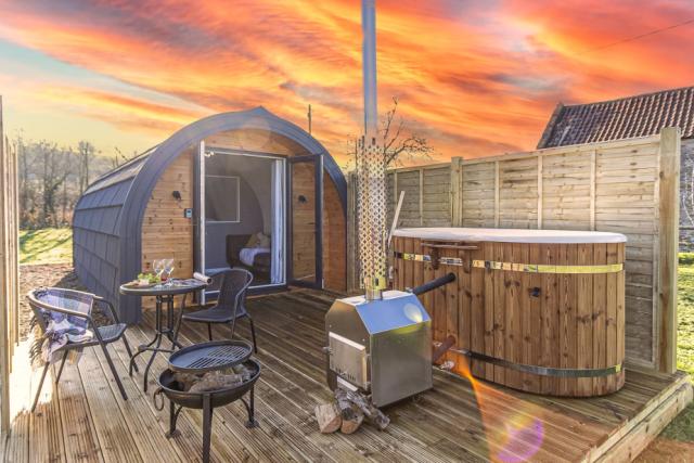 apple tree contemporary glamping in wells, somerset