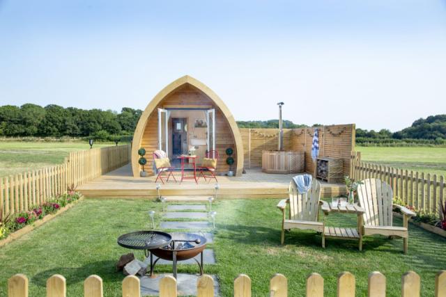 luxury glamping pods, cathedral view glamping, somerset 