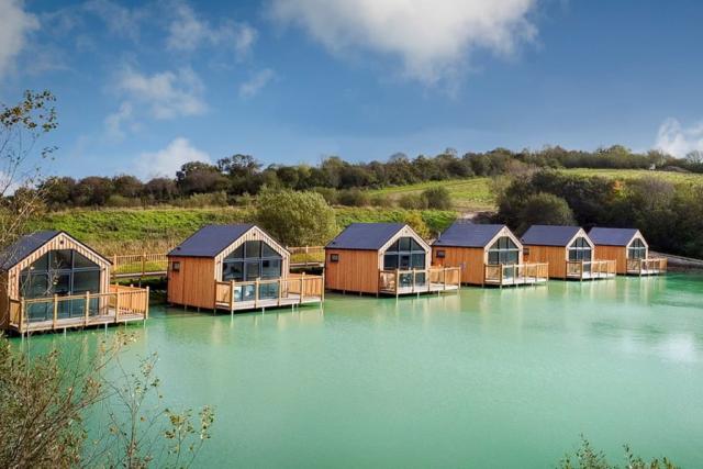 floating lodges at Clawford Lakes Resort and Spa