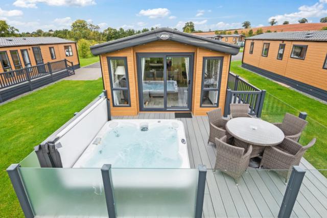 luxury caravans with hot tubs at Crealy Resort