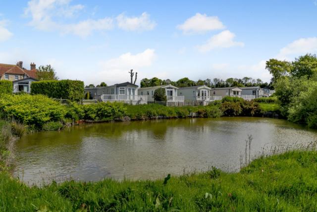 caravans with fishing at crowhurst park near battle in sussex