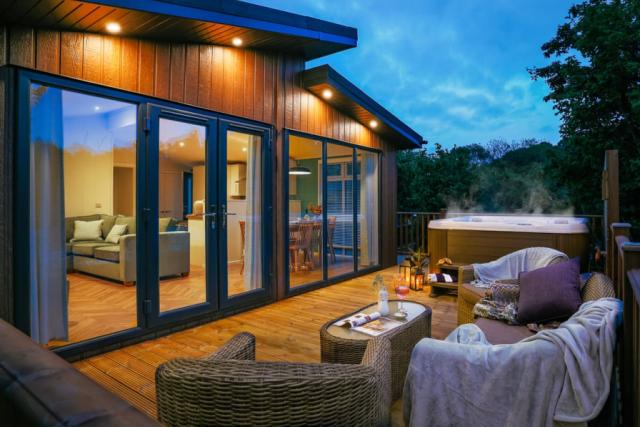 Finlake Resort & Spa luxury lodges with hot tubs in Chudleigh in Devon