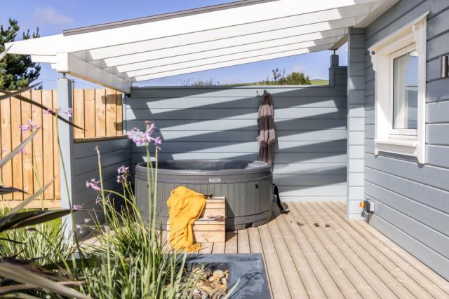 hot tub luxury lodges in braunton, devon