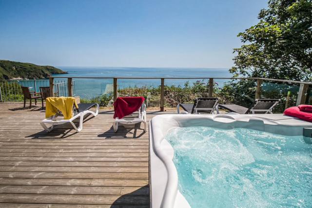 luxury caravans with hot tubs in Dartmouth at Leonards Cove Holiday Park