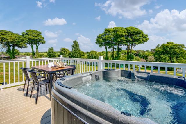 hot tub getaways cornwall near st austell