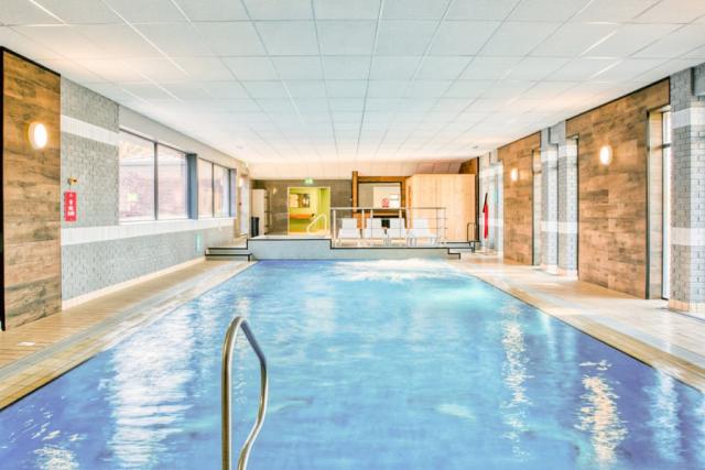 the indoor swimming pool at Newlands Holiday Park