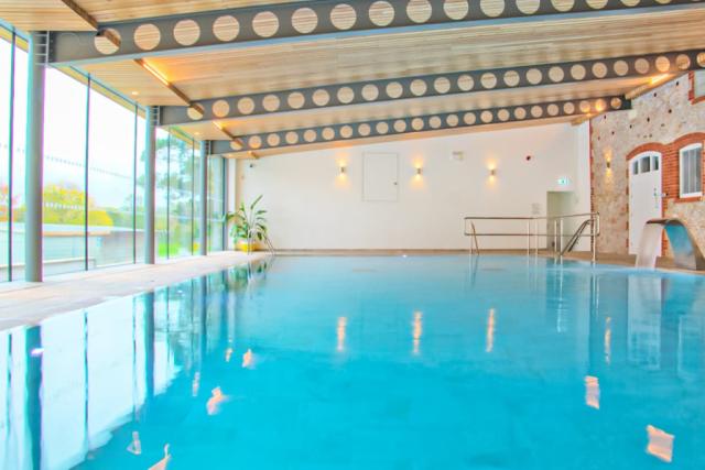 the indoor pool at Primley Meadow Holiday Park