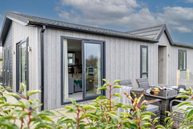 exclusive lodges at roadford lake in lifton, devon