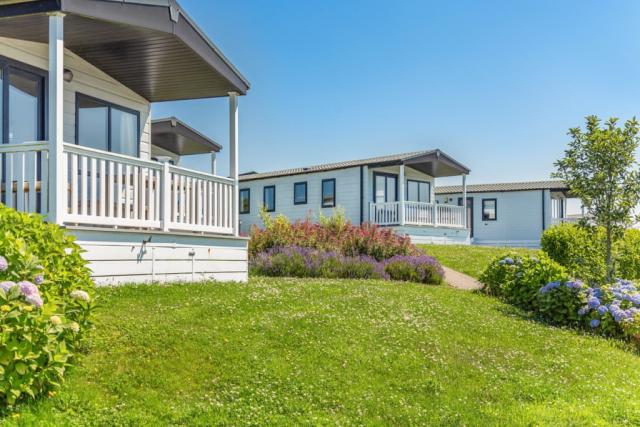 luxury caravan holiday near bude cornwall