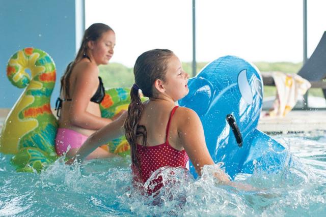swimming pool at shear barn holiday park