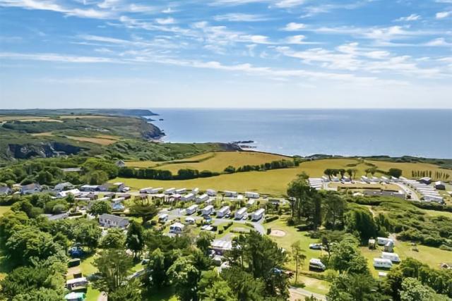 silver sands holiday park in cornwall near the lizard peninsula