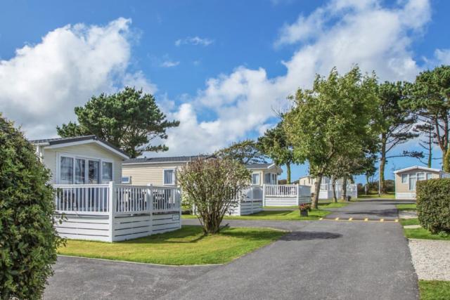 luxury caravan holidays at st agnes holiday park 