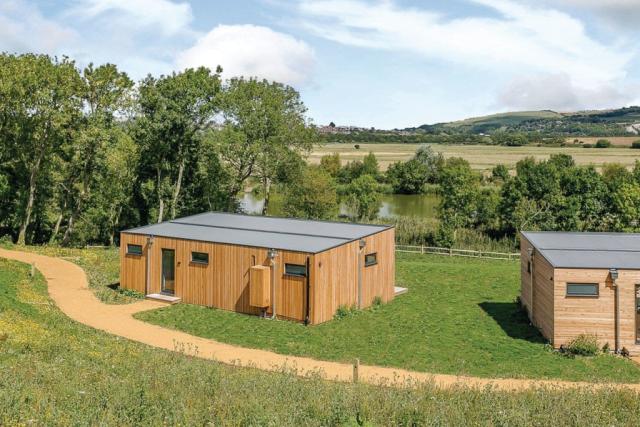 swanborough lakes luxury lodges near lewes in east sussex