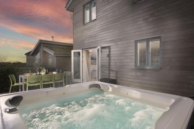 luxury lodges with hot tubs in st ives