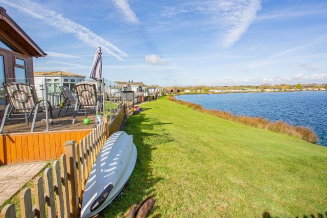 luxury lodges at croft farm water park 