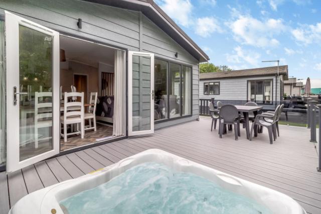 lodge holidays with private hot tub at The Essex Country Club
