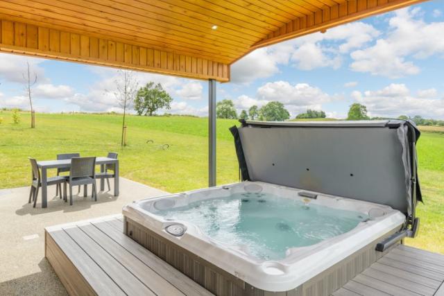 private hot tub lodge break at knights lodges