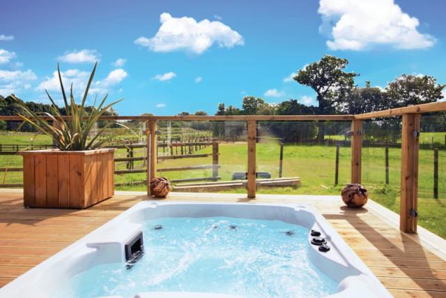 luxury lodge holidays at laderal retreat lodges in cheshire