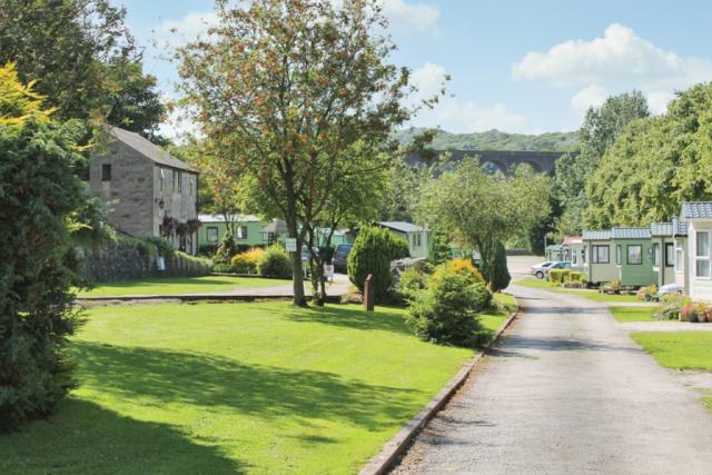 lime tree holiday park near buxton