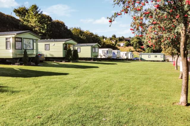 caravan breaks at lime tree holiday park near buxton
