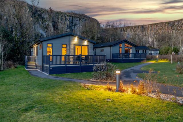 luxury lodge holidays at rivendale lodge retreat in ashbourne