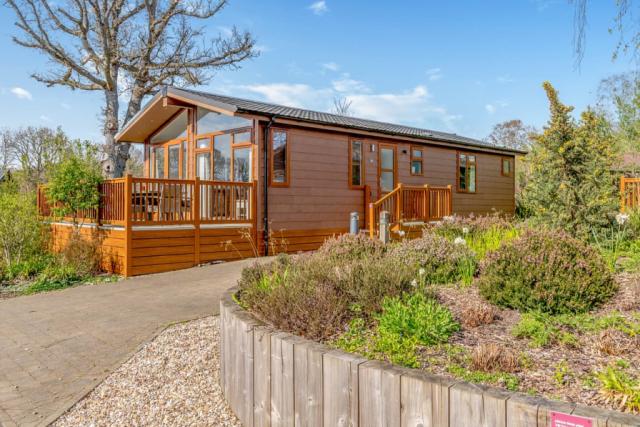 luxury lodge holidays with private decking in Dorset