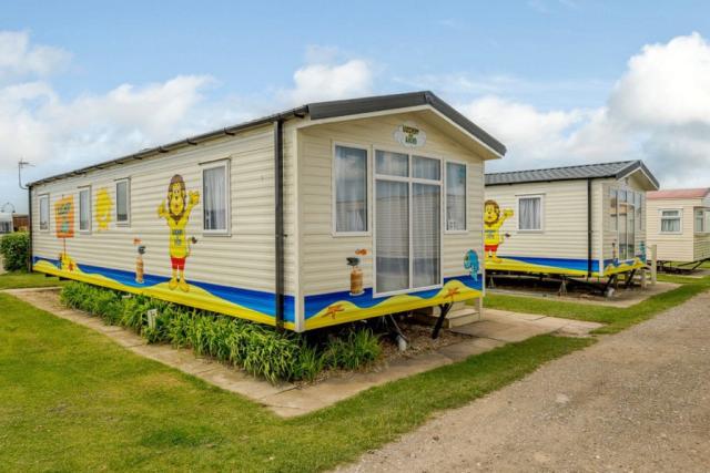 caravan breaks at coastfields holiday village near skegness