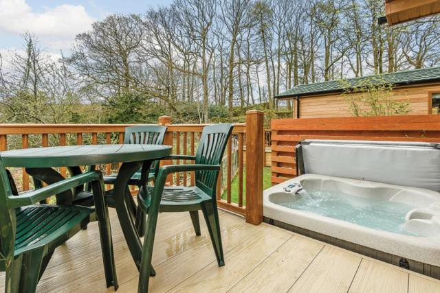 private hot tubs at crake valley holiday park in the lake district