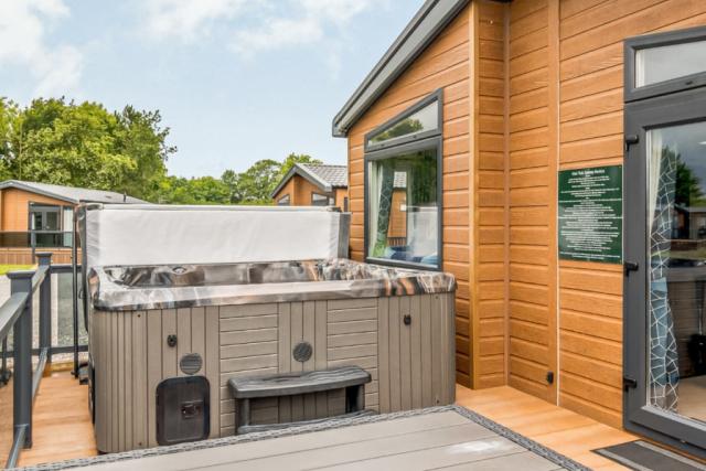 private hot tubs at hanworth country park