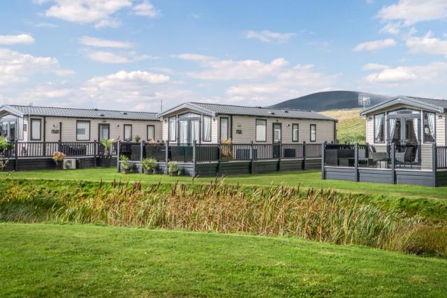 luxury caravan breaks at harbour lights holiday park in millom