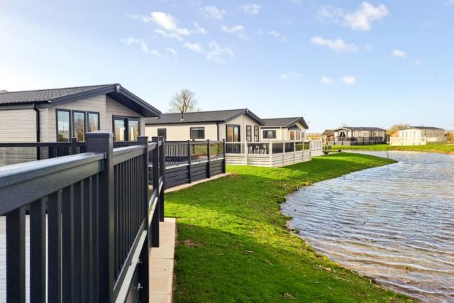 caravan breaks at helsey farm cottages in helsey, lincolnshire