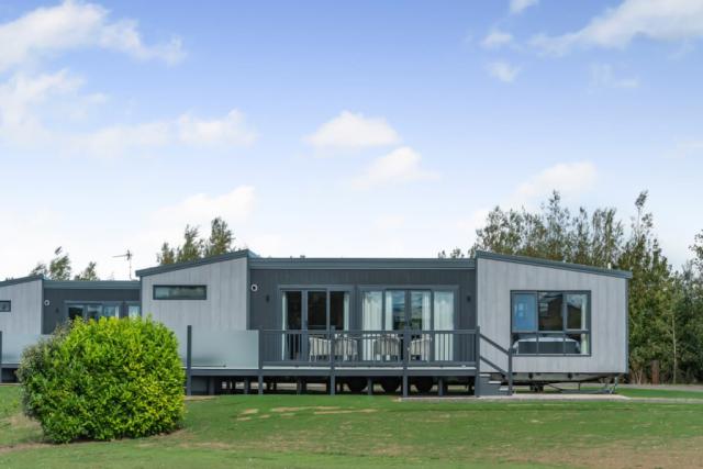 home farm park lakeside retreat luxury lodge breaks