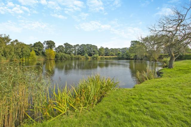 fishing lakes at messingham lakes lodge park in Scunthorpe