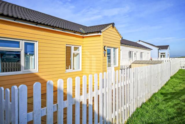 chalet breaks at mundesley holiday village