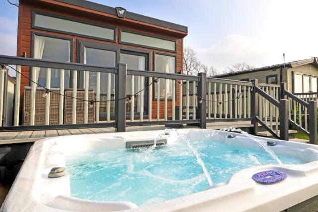 hot tub breaks at riverside holiday park southport