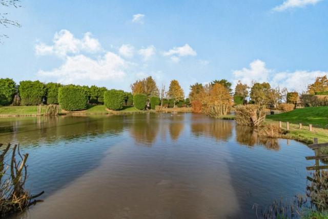 fishing lake at sycamore lakes holiday park 