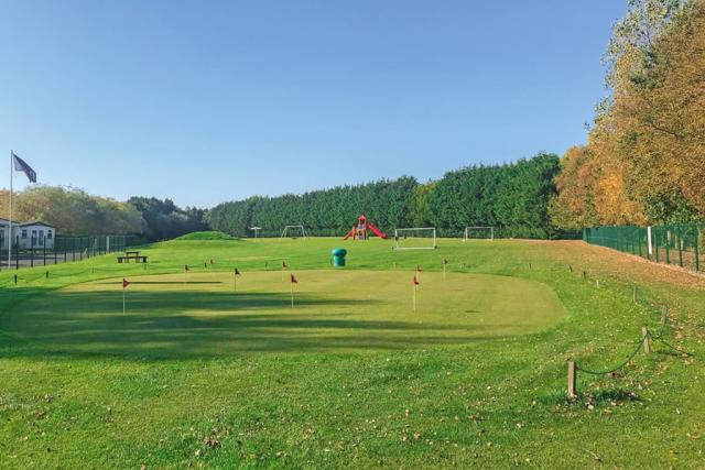 golf at woodthorpe leisure park 