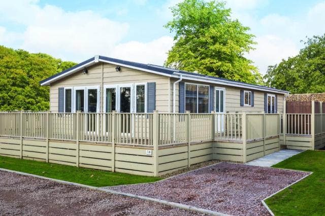 lodge breaks at alder country park in norfolk