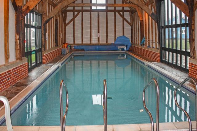 swimming pool at fairway lakes lodges in norfolk