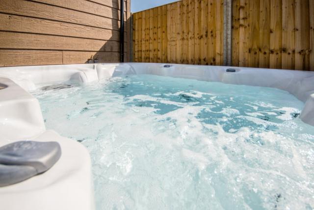 hot tub breaks at hawthorn glen lodges near downham market