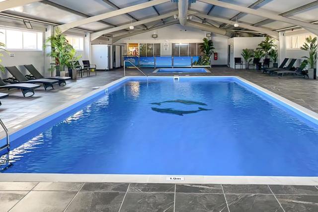 indoor pool at riverside holiday village in somerset
