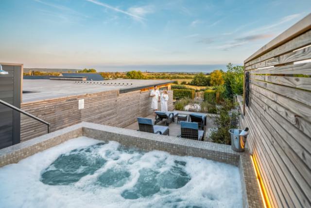 hot tub at windmill retreat and spa near bridgewater